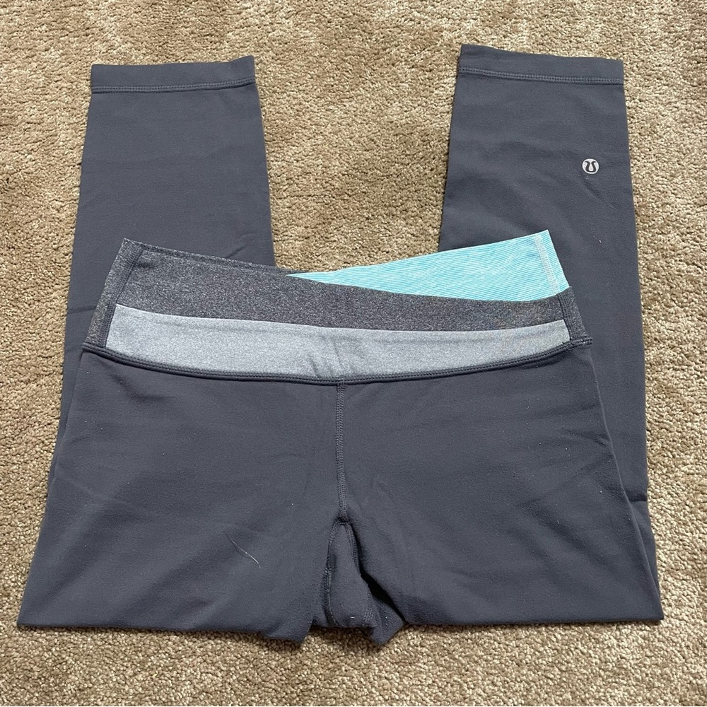 Lululemon yoga leggings in turquoise and gray Size 6